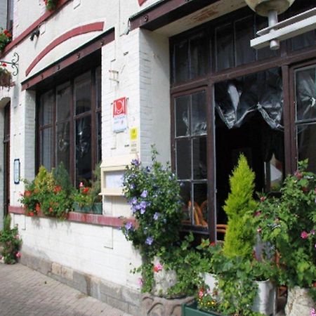 Logis Hotel Et Restaurant Du Dauphin Sées Exteriér fotografie